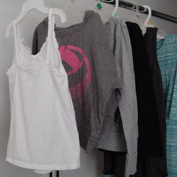 Old Navy Girls Size 6-7, Lot of 6 - Tops & Dresses - Picture 3 of 16